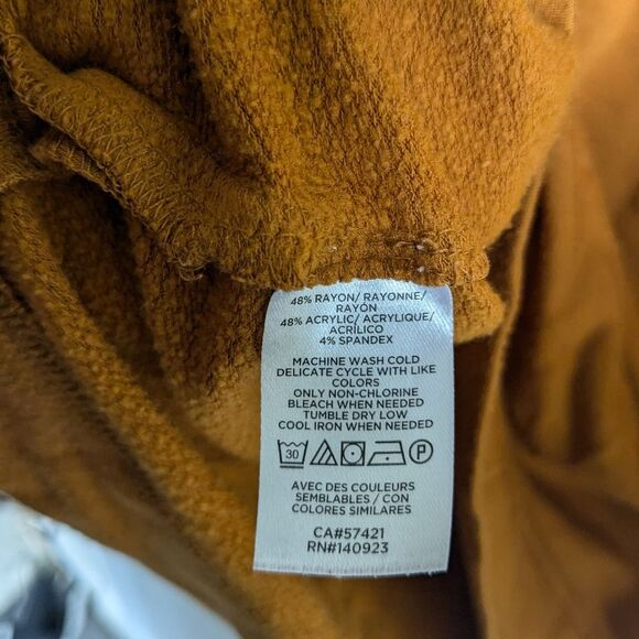 Lou & Grey Rust Orange Signature Soft Pullover Crewneck Sweatshirt - Picture 5 of 5